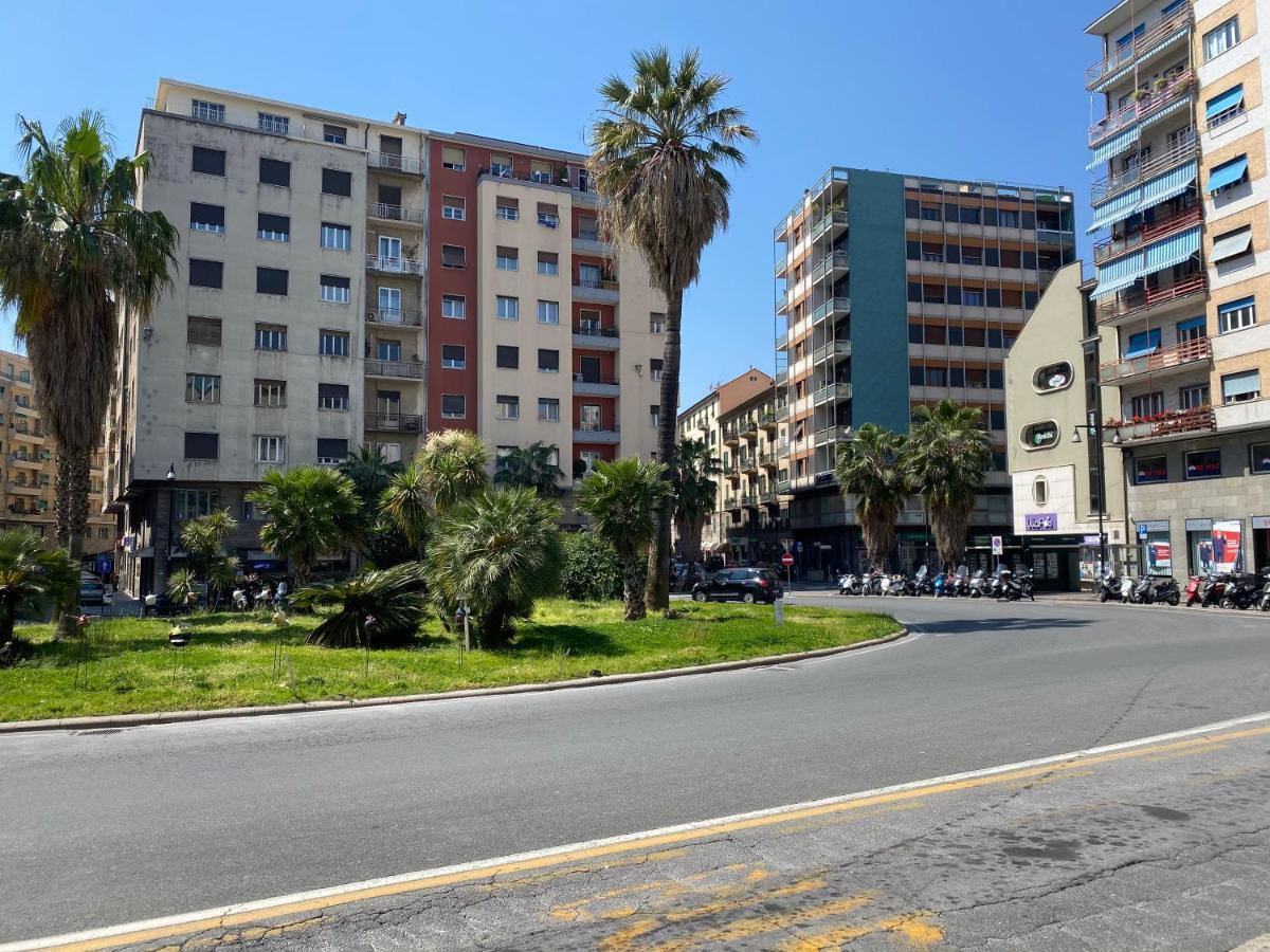 Mondo Vacanze Apartment Savona Exterior foto